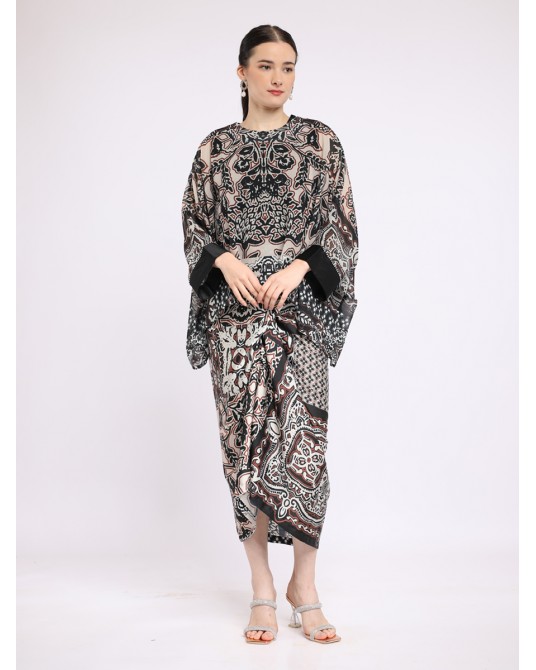 Sekar Jagad Kaftan Blouse